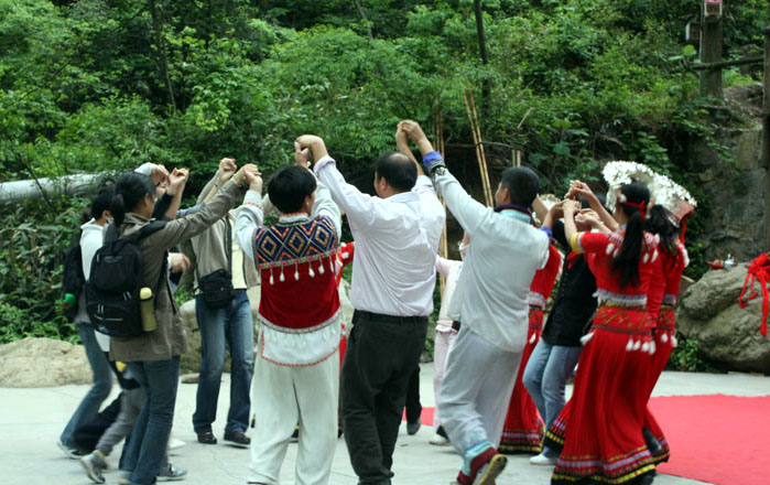 黄色漫画网站
青联会组织青年教师开展户外踏青活动